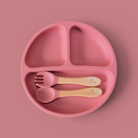 PLATO DE SILICONA CON CUBIERTOS